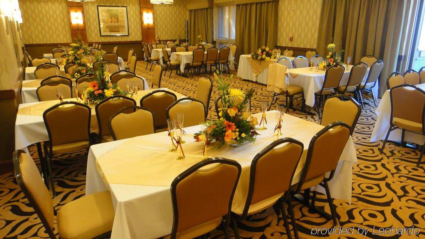 แฮมป์ตัน อินน์ แอนด์ สวีท ริเวอร์ไซด์ โคโรนา อีสต์ ร้านอาหาร รูปภาพ